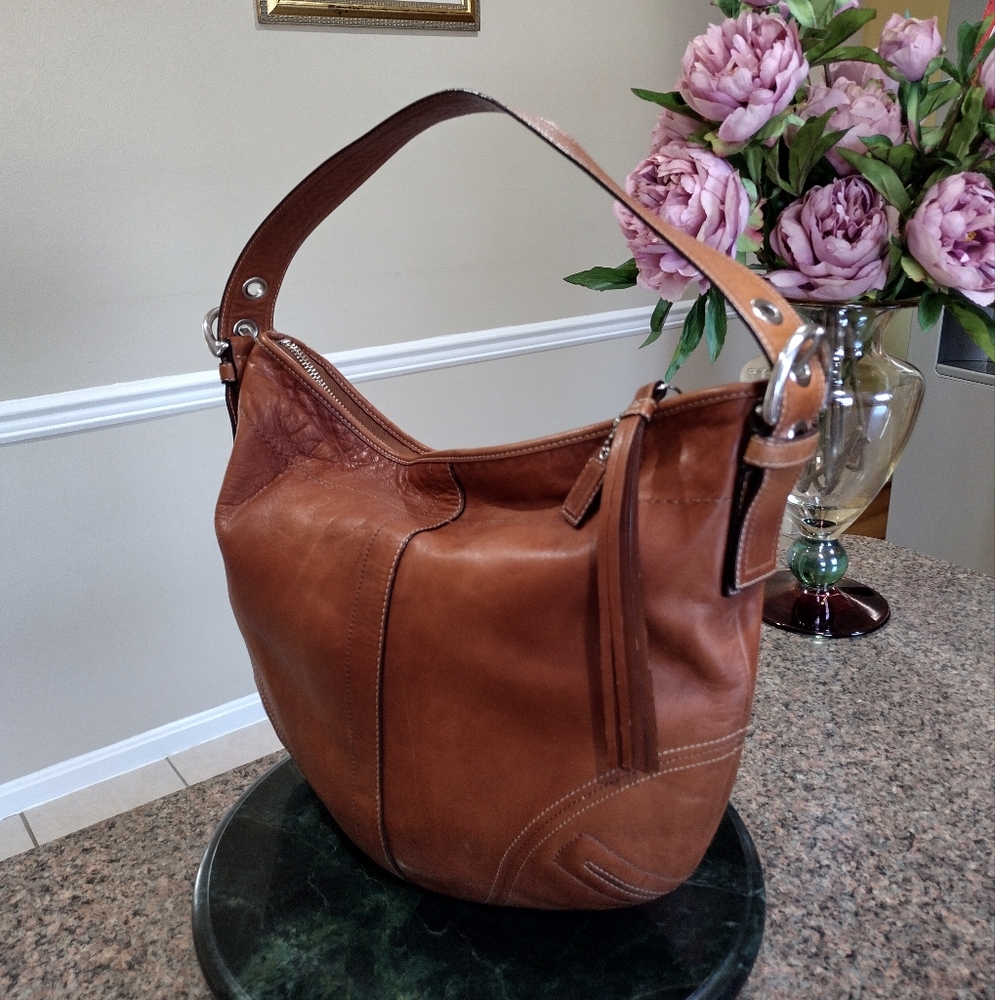 Coach Large Hobo Purse in distressed light tan leather with long tassel Vintage